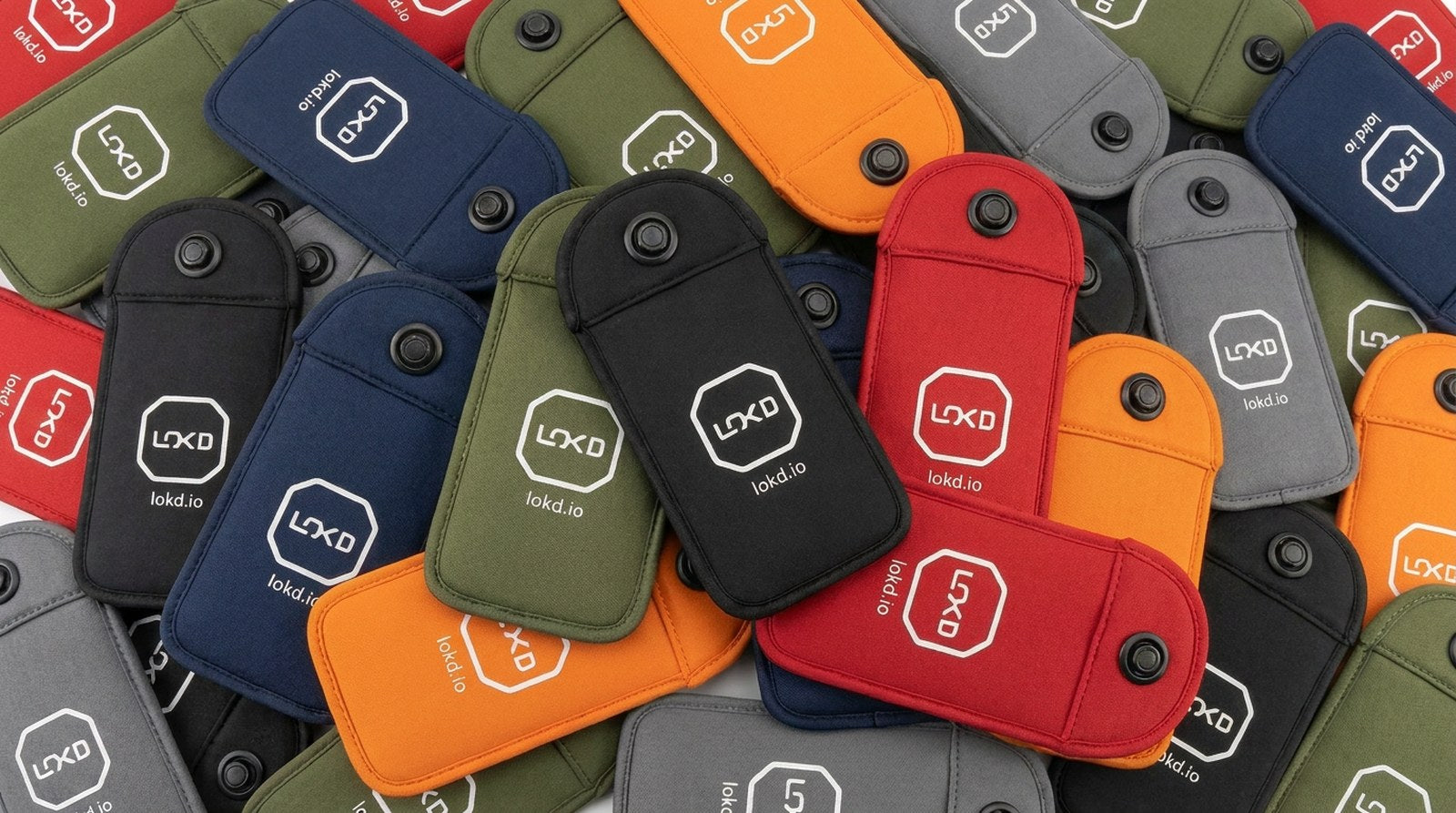 LOKD Pouches in diversi colori di marca
